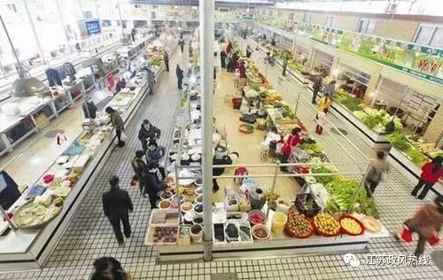 到市集或商場買東西要想不缺斤少兩，就得看商家是不是統一配的電子稱。(圖2)